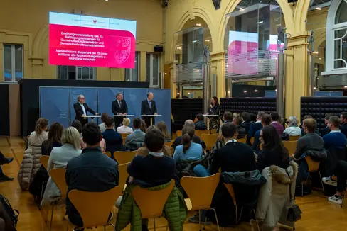 È stato inaugurato ieri sera a Palazzo Widmann, a Bolzano, il 15° corso attraverso il quale 60 giovani laureati potranno ottenere la qualifica di segretario o segretaria comunale (Foto: ASP/Fabio Brucculeri)