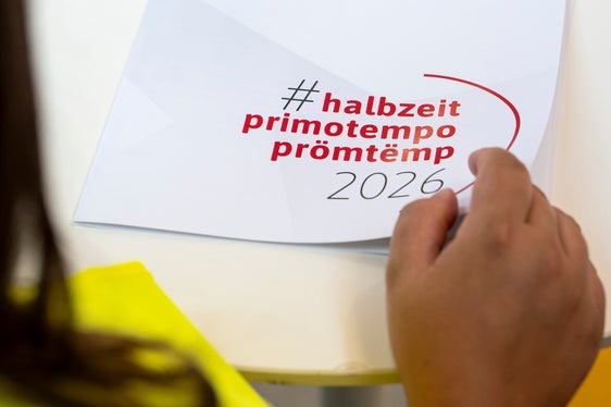 Dietro una rete stradale efficiente c'è il lavoro quotidiano di circa 480 collaboratrici e collaboratori, impegnati nella manutenzione, nel controllo e nello sviluppo della viabilità provinciale. Questo uno dei dati citati dall'assessore provinciale Alfreider nel corso della sua conferenza stampa #primotempo a metà legislatura. (Foto: USP/Fabio Brucculeri)