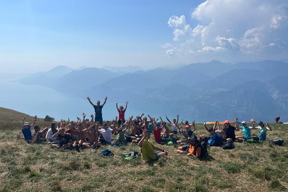 Domenica la conclusione dell'esperienza per 60 adolescenti dei tre territori che hanno trascorso la consueta settimana estiva in Trentino dell'Euregio Summer Camp (Foto: Euregio)