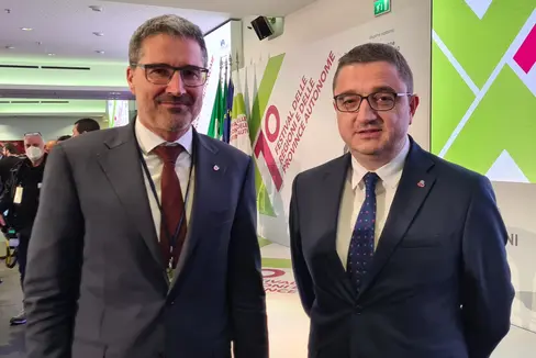 Il presidente della Provincia Arno Kompatscher con l'omologo trentino Maurizio Fugatti (Foto: Ufficio stampa Regione Autonoma Trentino-Alto Adige/Davide Cordua)