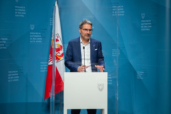 Il presidente della Giunta provinciale Arno Kompatscher durante la conferenza stampa di oggi (Foto: ASP/Fabio Brucculeri)