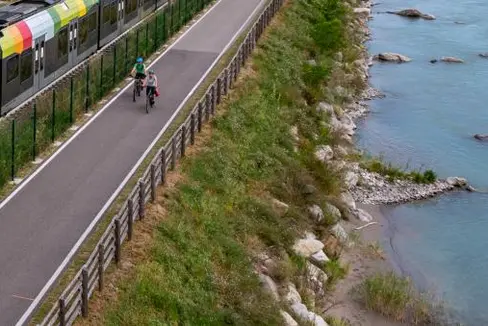 Vom 27. Juni bis 5. Juli informieren Techniker die Bevölkerung über den Ausbau der Bahnlinie zwischen Bozen und Meran. (Foto: STA - Südtiroler Transportstrukturen)