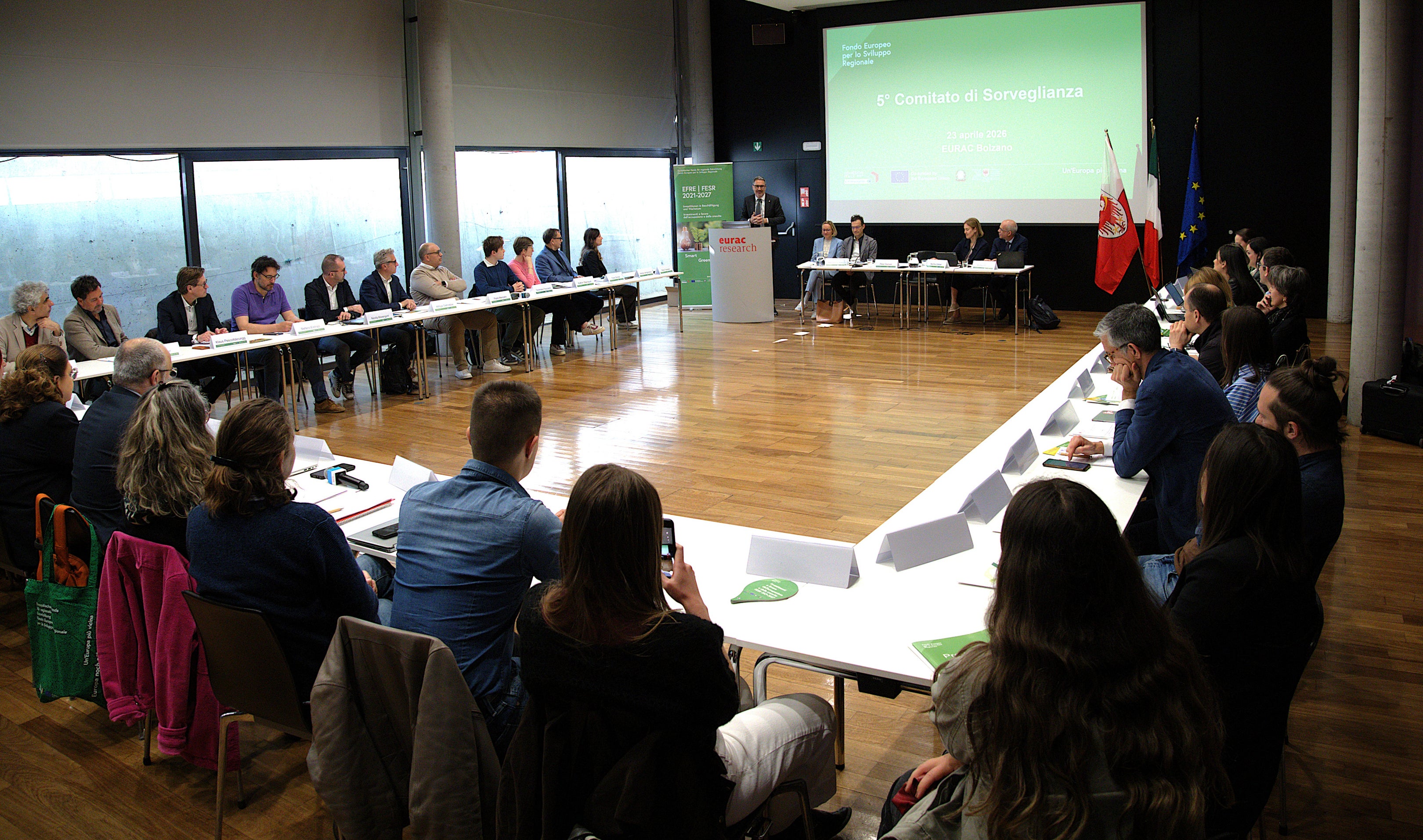 Il Comitato di sorveglianza del Fondo europeo di sviluppo regionale si è riunito il 23 aprile all'EURAC di Bolzano. (Foto: USP/Ursula Pirchstaller)