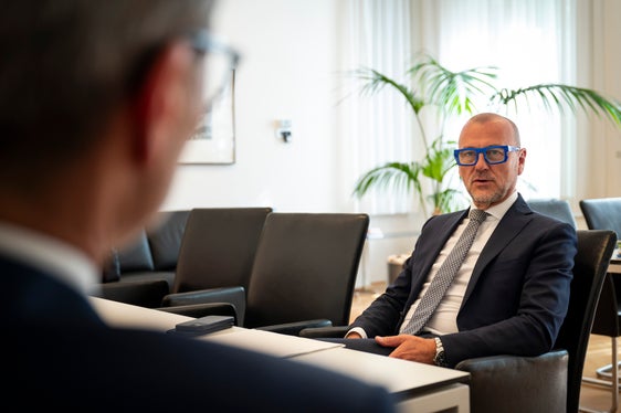 Nel corso del colloquio, caratterizzato da grande cordialità, il presidente Kompatscher e il primo cittadino del capoluogo hanno concordato il modus operandi dei rapporti tra Provincia e Comune di Bolzano, un filo diretto volto a garantire la massima collaborazione tra le due Amministrazioni. (Foto: USP/Fabio Brucculeri)