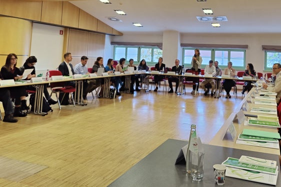 Die konstituierende Sitzung des EFRE-Begleitauschusses 2021-2027 fand heute im Forum in Brixen statt. (Foto: LPA/Petra Tamanini)