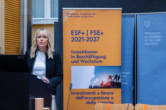 La direttrice dell'Ufficio Fondo sociale europeo Claudia Weiler (Foto: ASP/Greta Stuefer)