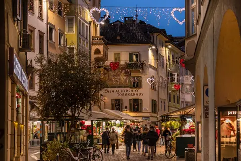 Die Kaufleute können mit den Vorbereitungen für den Winterschlussverkauf jetzt schon 3 Tage vor dem Starttermin beginnen. (Foto: IDM/L.Guadagnini)