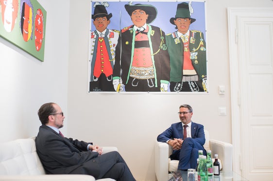Schallenberg e Kompatscher vogliono continuare la loro buona collaborazione: nella foto il 6 luglio 2021 all'incontro al Ministero degli Affari Esteri a Vienna. (Foto: Michael Gruber)