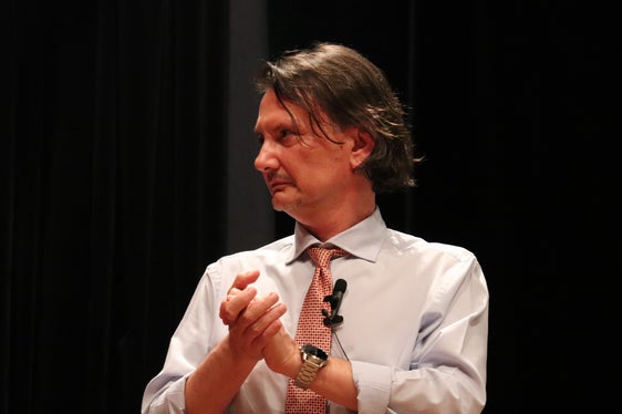 Il Sovrintendente Vincenzo Gullotta ha esortato gli studenti a guardare con fiducia al futuro: L'apprendimento non si ferma mai e ogni sfida è un'opportunità di crescita. (Foto: ASP/Gianluca Crocco)