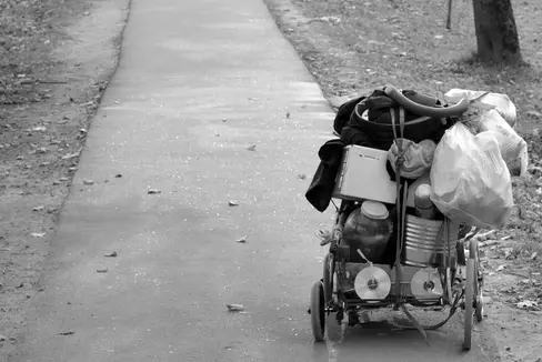 Alcune strutture d'accoglienza invernali d'emergenza per i senzatetto rimarranno aperte oltre il termine di fine aprile. Garantiranno ospitalità ai lavoratori senzatetto, donne e altri gruppi vulnerabili. (Foto: Pixabay)