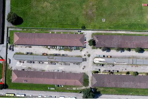 Die Gemeinde Meran möchte auf einem Teil des Kasernenareals Battisti einen Parkplatz errichten. Am 12. Dezember erfolgt die Unterzeichnung der Abkommen, damit das Areal künftig von der Gemeinde genutzt werden kann. (Foto: Logistikregiment Julia)