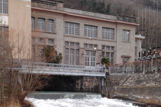 1925 errichtet, ist das Kraftwerk Marling eines der größten in Südtirol. (Foto: LPA/Landesamt für Gewässerschutz)