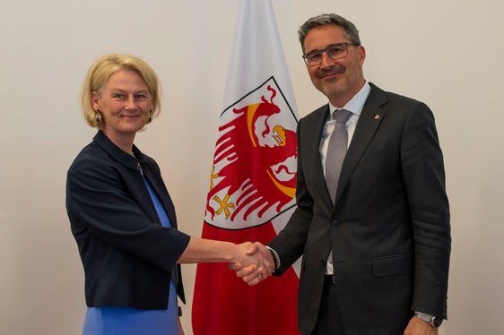 La nuova rettrice dell'Università di Innsbruck, Veronika Sexl, e il presidente della Provincia autonoma di Bolzano, Arno Kompatscher (Foto: ASP/Fabio Brucculeri)