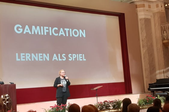 Über veränderte Lerngewohnheiten in einer zunehmend digital geprägten Welt und daraus resultierende neue musikdidaktische Entwicklungen referierte Kristin Thielemann (im Bild). (Foto: LPA/Landesmusikschuldirektion)