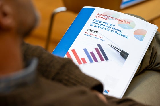 Il rapporto sul mercato del lavoro della seconda metà dell'anno (da maggio a ottobre) è stato presentato a Palazzo Widmann. (Foto: USP/Fabio Brucculeri)