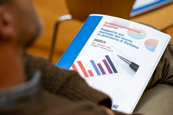 Il rapporto sul mercato del lavoro della seconda metà dell'anno (da maggio a ottobre) è stato presentato a Palazzo Widmann. (Foto: USP/Fabio Brucculeri)