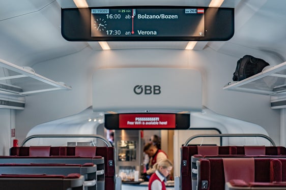 Die ÖBB hat insgesamt 27 Railjet-Züge der neuesten Generation erworben. Ab 8. April werden sie auf der Brennerstrecke (zunächst München-Bologna) fahren und dann allmählich die Eurocity-Züge ersetzen. (Foto: LPA/Greta Stuefer)