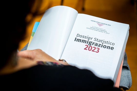 Das Statistische Jahrbuch zur Einwanderung 2023 wird jährlich vom Studien- und Forschungszentrum IDOS im Auftrag des staatlichen Amtes gegen Diskriminierung erstellt. (Foto: LPA/Fabio Brucculeri)