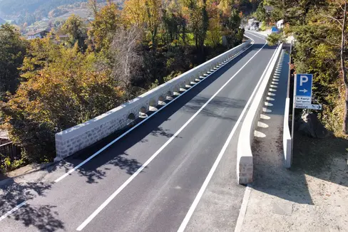 L'obiettivo della fusione delle Ripartizioni Infrastrutture e Servizio strade è sviluppare sinergie nella costruzione e nella manutenzione delle strade, unirle in un'unica unità amministrativa e preservare i posti di lavoro. (Foto: Dipartimento Mobilità/Mottironi)