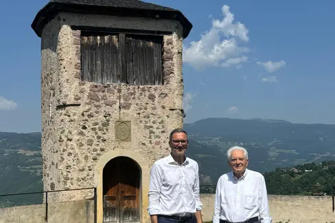 Landeshauptmann Arno Kompatscher (links) hat am 13. August Staatspräsident Sergio Mattarella in Völs getroffen. (Foto: LPA)