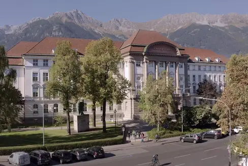 Per facilitare il riconoscimento dei titoli di studio, la Provincia e l'Università di Innsbruck hanno stipulato una convenzione per garantire un'offerta didattica specifica per l’Alto Adige (Foto: Uni Innsbruck)