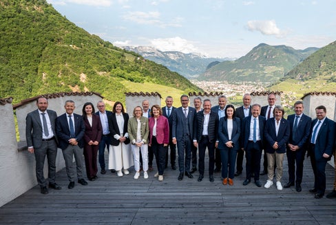 Nella mattinata di martedì 19 maggio si è tenuta la seduta straordinaria della Giunta provinciale a Castel Cornedo, assieme alle sindache e ai sindaci della Comunità comprensoriale Salto-Sciliar. (Foto: USP/Fabio Brucculeri)