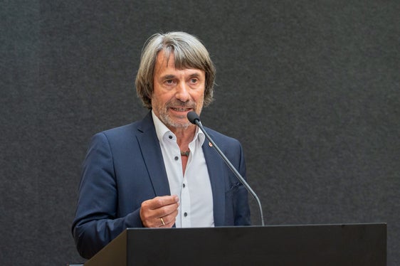 Die Landesregierung hat zentrale Weichenstellungen für die Zukunft des Gesundheitswesens und der Claudiana vorgenommen. Mit diesen Beschlüssen schaffen wir Planungssicherheit und stärken die Ausbildung in den Gesundheitsberufen, sagt Gesundheitslandesrat Hubert Messner. (Foto: LPA/Greta Stuefer)