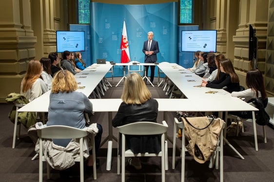 Un momento del costruttivo incontro avvenuto oggi nella sala stampa di Palazzo Widmann. (Foto: ASP/Fabio Brucculeri)