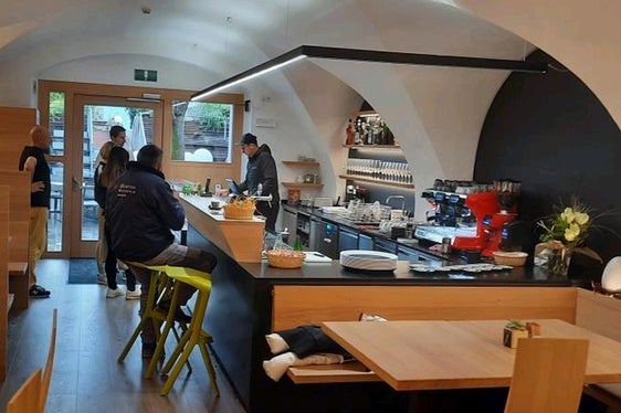 Vor allem der Eingangsbereich von Hotel Masatsch wurde leichter zugänglich gemacht und modernisiert. (Foto: LPA/Gianluca Crocco)