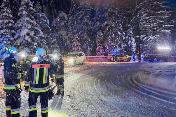 Membri dei vigili del fuoco volontari sono stati dislocati in tutto il territorio provinciale, nella foto quelli di Badia (Foto: Associazione dei Vigili del Fuoco volontari)