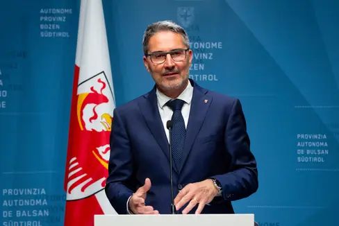 Su richiesta dell'assessore provinciale Brunner, la Giunta provinciale ha autorizzato il presidente Arno Kompatscher ad esprimere l'intesa con RFI SpA per l'esecuzione dei lavori previsti per riconfigurare e modificare la stazione ferroviaria. (Foto: ASP/Fabio Brucculeri)