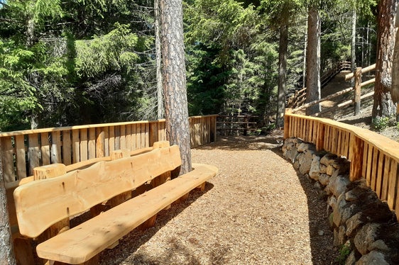 Die Aussichtsplattform bei den Erdpyramiden in Percha wurde komplett saniert. (Foto: LPA/Landesamt für Natur)