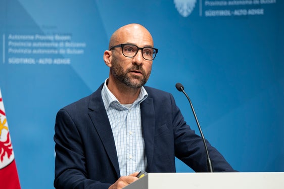 Die Studie richtet sich an 15-Jährige, weil in diesem Alter die Bildungspflicht endet: Der Direktor der Landesevaluationsstelle für die deutschsprachigen Schulen Klaus Niederstätter. (Foto: LPA/Fabio Brucculeri)