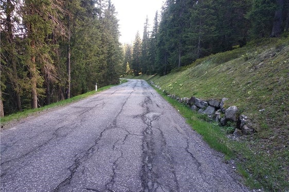 Am 8. Juli beginnt die Sanierung der Jaufenpass-Straße bei Kalch in der Gemeinde Ratschings. (Foto: LPA/Helga Morandell)