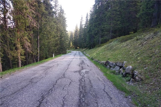 Am 8. Juli beginnt die Sanierung der Jaufenpass-Straße bei Kalch in der Gemeinde Ratschings. (Foto: LPA/Helga Morandell)