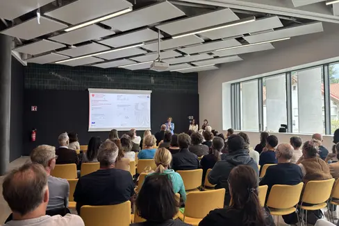 Mit vielen Fragen und Themen kamen die Bezugspersonen für Menschen mit Behinderungen in Betrieben zur Schulung, die vor kurzem in Bruneck vom Amt für Arbeitsmarktintegration angeboten wurde. (Foto: BIA)