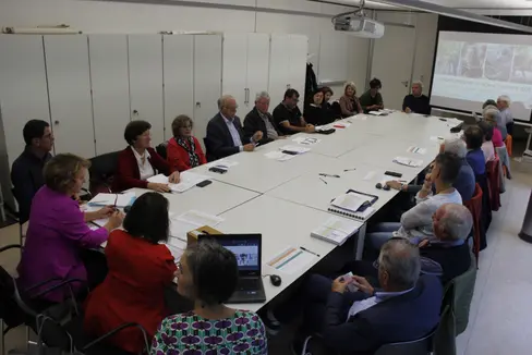 Der Landesseniorenbeirat berät die Landesregierung zum Thema Aktives Altern und zu weiteren seniorenrelevanten Themen. Er erarbeitet Vorschläge für Maßnahmen, gibt Impulse für Projekte weiter und ist direkter Ansprechpartner für Seniorinnen und Senioren. (Foto: LPA/Hannes Wisthaler)