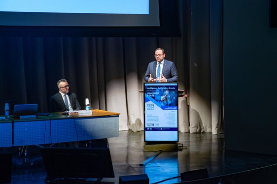 Nella foto il vicepresidente della Provincia, Marco Galateo, e l'ispettore per l'ambito Steam, Fabio Furciniti, ideatore e organizzatore dell'evento (Foto: ASP/Greta Stuefer)