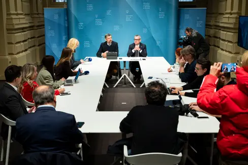 Durch passende Infrastruktur, Qualitätsbildung und Fokus auf Nachhaltigkeit wollen die Landesräte Daniel Alfreider und Christian Bianchi eine zukunftsfähige Entwicklung des Landes fördern und einen Mehrwert für alle Menschen, die in Südtirol leben, schaffen. (Foto: LPA/Fabio Brucculeri)