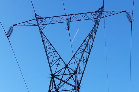 Einer der Nebeneffekte der Vereinbarung: 1265 Strommasten und viele oberirdische Leitungen können abgebaut werden.(Foto: LPA/Guido Steinegger)