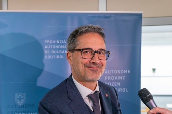 Der Schießstand in Bozen ist unerlässlich, um sowohl den vielen Südtiroler Schützenvereinen als auch den Ordnungskräften und Gemeindepolizei ihre Trainings- und Übungsmöglichkeiten zu garantieren, betonte Landeshauptmann Arno Kompatscher. (Foto: LPA/Daniel von Johnston)