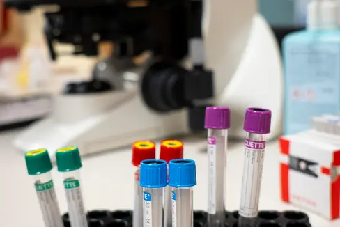 L'11 novembre la Provincia di Bolzano, l'Università Cattolica e altri istituti di ricerca firmano a Bolzano un nuovo accordo di collaborazione per la ricerca sanitaria. (Foto: USP/Fabio Brucculeri)