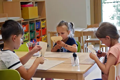 Der im Bau befindliche neue Kindergarten in den Grieser Auen in Bozen nimmt im September 2024 seinen Betrieb auf. Einschreibungen für das Bildungsjahr 2024/25 sind ab 8. Jänner möglich. (Foto: LPA/Greta Stuefer)