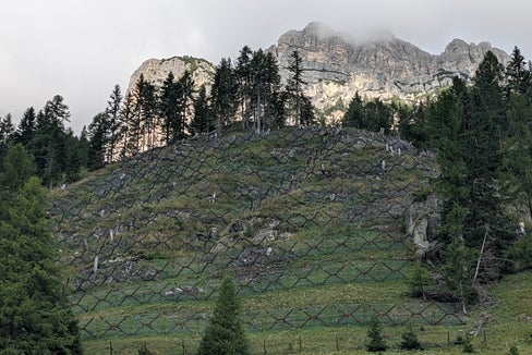 Per conto dell'Ufficio sistemazione bacini montani Est dell’Agenzia per la Protezione civile sono stati effettuati numerosi lavori si messa in sicurezza in Val Badia (Foto: ASP/Ufficio sistemazione bacini montani Est)