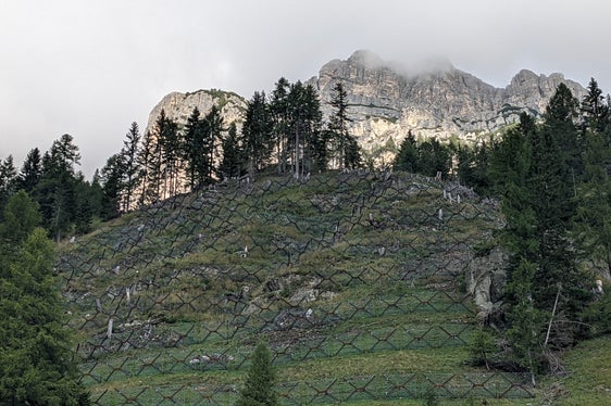 Per conto dell'Ufficio sistemazione bacini montani Est dell’Agenzia per la Protezione civile sono stati effettuati numerosi lavori si messa in sicurezza in Val Badia (Foto: ASP/Ufficio sistemazione bacini montani Est)