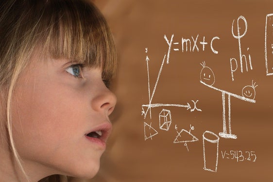 Schon ab drei Jahren ist es möglich, Kindern durch Muster den Zugang zur Mathematik zu erschließen. Die Didaktik dazu stand auf dem Programm der Tagung Brima Primar in Brixen. (Foto: LPA/Bildungsdirektion)