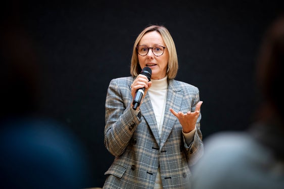 Landesrätin Magdalena Amhof steht überzeugt hinter der Initiative Frauen in Führung! Donne Leader!: Mich freut es, dass diese Initiative einen modernen Führungsansatz umsetzt, was wiederum das Land als innovativen Arbeitgeber stärkt. (Foto: LPA/Fabio Brucculeri)