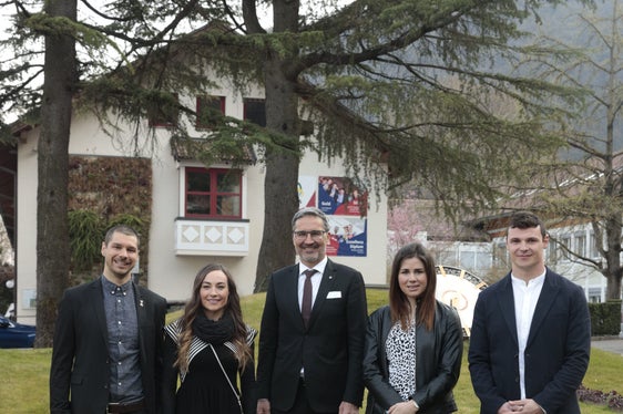Il presidente Kompatscher tra i vincitori di medaglie di Pechino, Omar Visintin, Dorothea, Nicole Delago e Dominik Fischnaller (Foto: ASP/Tiberio Sorvillo)