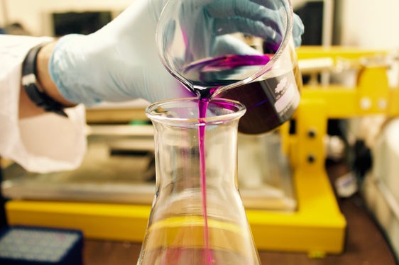 La Ripartizione personale della Provincia ha indetto una procedura di selezione per la copertura di posti di tecnica/tecnico di laboratorio scolastico a tempo determinato (Foto: Unsplash)