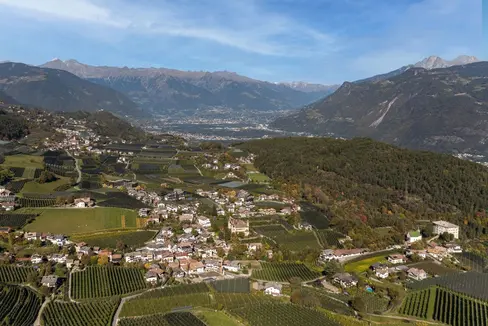 Tisens zählt zum Binnengebiet Ultental-Oberes Nonstal-Tisens und Lana, für das die nationale SNAI-Steuerungsgruppe nun die Strategie des Landes Südtirol genehmigt hat. (Foto: LPA/Landesabteilung Europa)